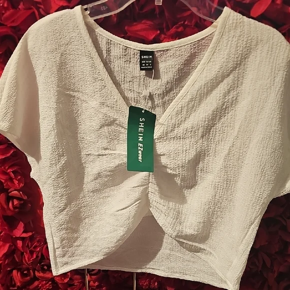 SHEIN NWT Women's Cream Ruched Crop Blouse Short Sleeve Size XSmall - Picture 1 of 7